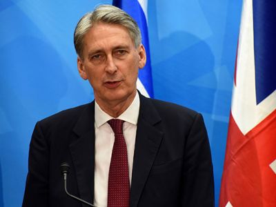 Hammond: “The UK is also waiting for a solution in Cyprus as well as Turkey”