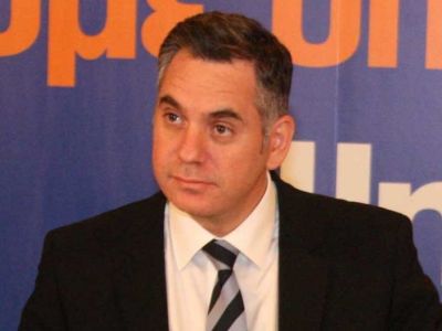 The masters of contradiction