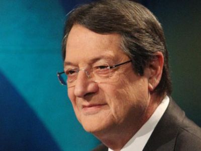 Anastasiades to change the conditions for informing political leaders