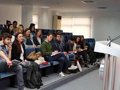 Foreign Minister Ertuğruloğlu gave a briefing to the students of Cergy-Pontoise University