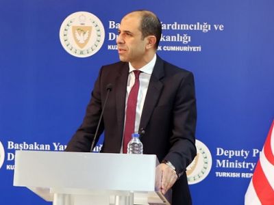 Özersay gave a briefing to foreign Politicians and Parliamentarians