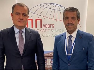 Foreign Minister Ertuğruloğlu met with his Azerbaijani counterpart in New York 