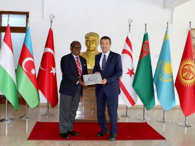 Minister Ertuğruloğlu meets visiting President of Maldives  