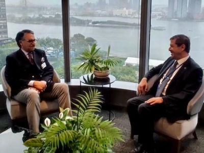 Ertuğruloğlu meets with Jilani