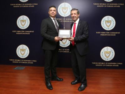 Ertuğruloğlu briefs TURAB delegation