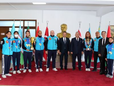 Minister Ertuğruloğlu Congratulates Taekwondo Athletes