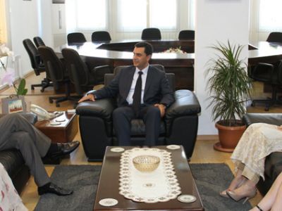 Foreign Minister Nami receives Pakistani parliamentarians