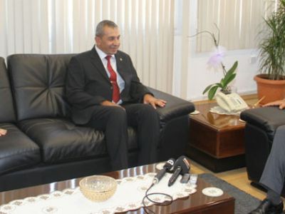 Minister of Foreign Affairs Nami receives former and current Presidents of the Civil Defense Organization