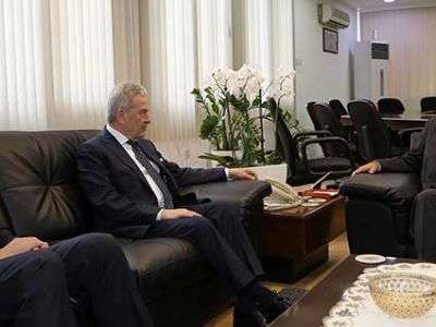 Foreign Minister Nami receives President of İzmir Chamber of Commerce and his delegation