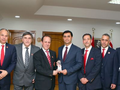Foreign Minister Nami receives London-based Turkish Community Football Federation delegation