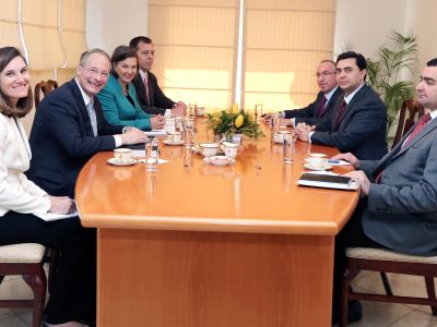 Foreign Minister Nami met with Victoria Nuland