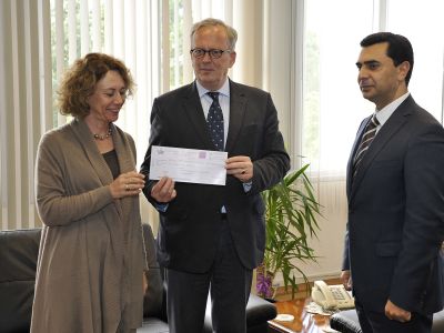 Foreign Minister Nami Donates 50 Thousand US Dollars To The Committee On Missing Persons