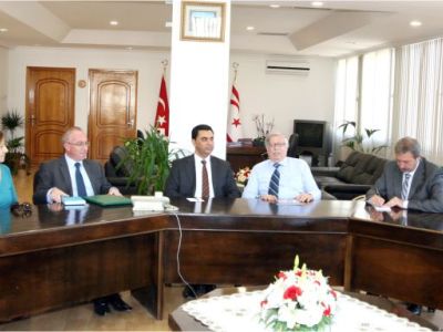 Foreign Minister Nami Receives Association Of Martyrs Families And War Veterans