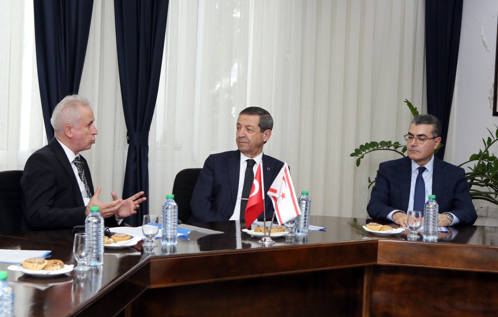 Dışişleri Bakanı Ertuğruloğlu, SANKON heyetini kabul etti